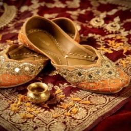 Why Every Bride Is Choosing Elegant Punjabi Juttis for Wedding Celebrations