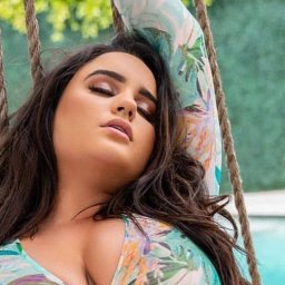kavya-kapoor-on-aboutme
